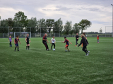 Laatste training S.K.N.W.K. JO11-1JM (partijtje tegen de ouders) van maandag 27 mei 2024 (9/137)